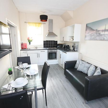 Barton Seaview, Self Catering Studio Apartments, Promenade & Central Beach Location, Families, Couples Or 23 Years Plus Only, Free Parking Blackpool Zewnętrze zdjęcie