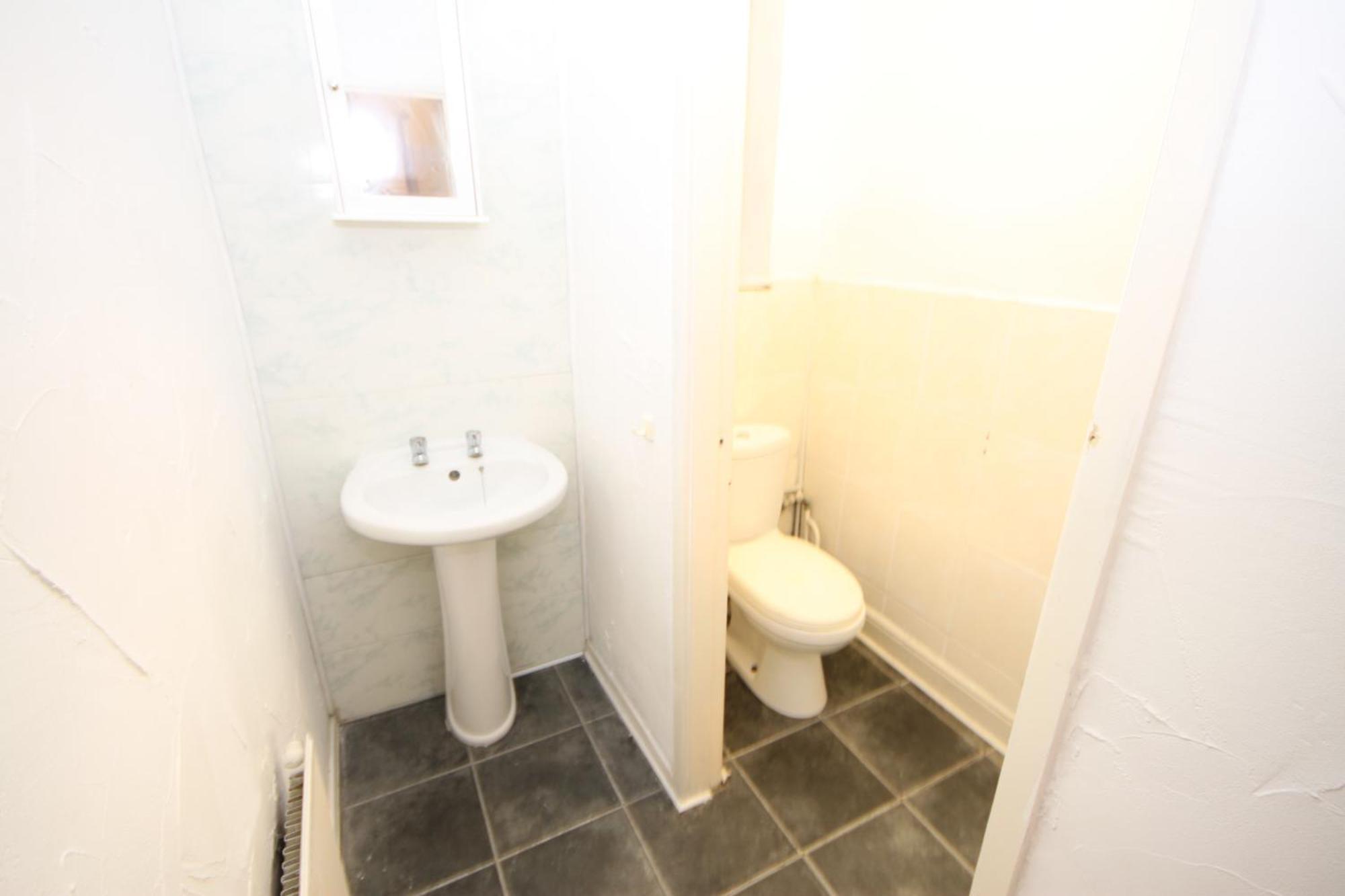 Barton Seaview, Self Catering Studio Apartments, Promenade & Central Beach Location, Families, Couples Or 23 Years Plus Only, Free Parking Blackpool Pokój zdjęcie