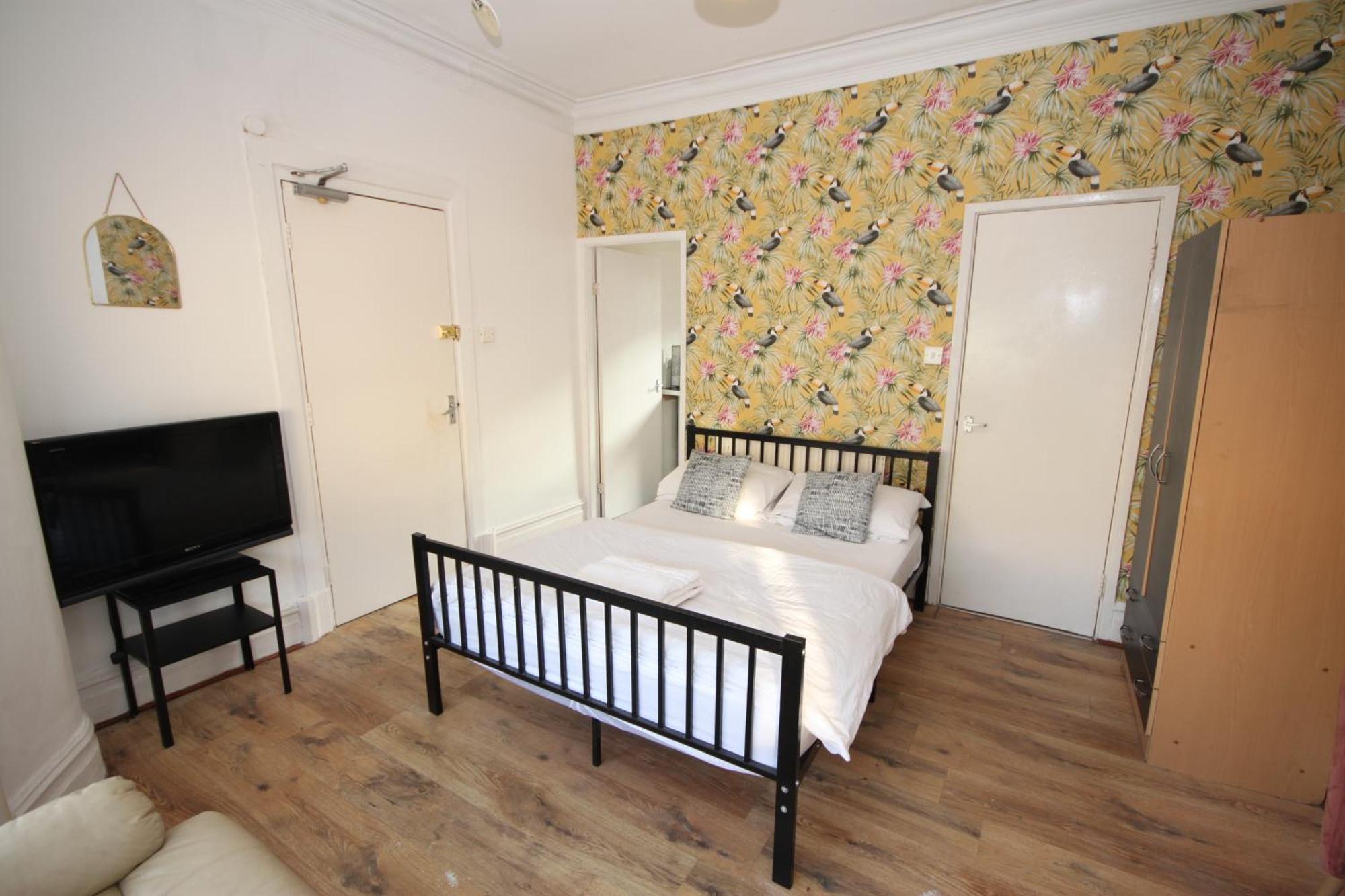 Barton Seaview, Self Catering Studio Apartments, Promenade & Central Beach Location, Families, Couples Or 23 Years Plus Only, Free Parking Blackpool Zewnętrze zdjęcie