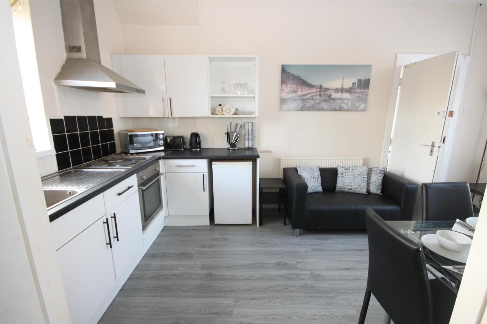 Barton Seaview, Self Catering Studio Apartments, Promenade & Central Beach Location, Families, Couples Or 23 Years Plus Only, Free Parking Blackpool Zewnętrze zdjęcie