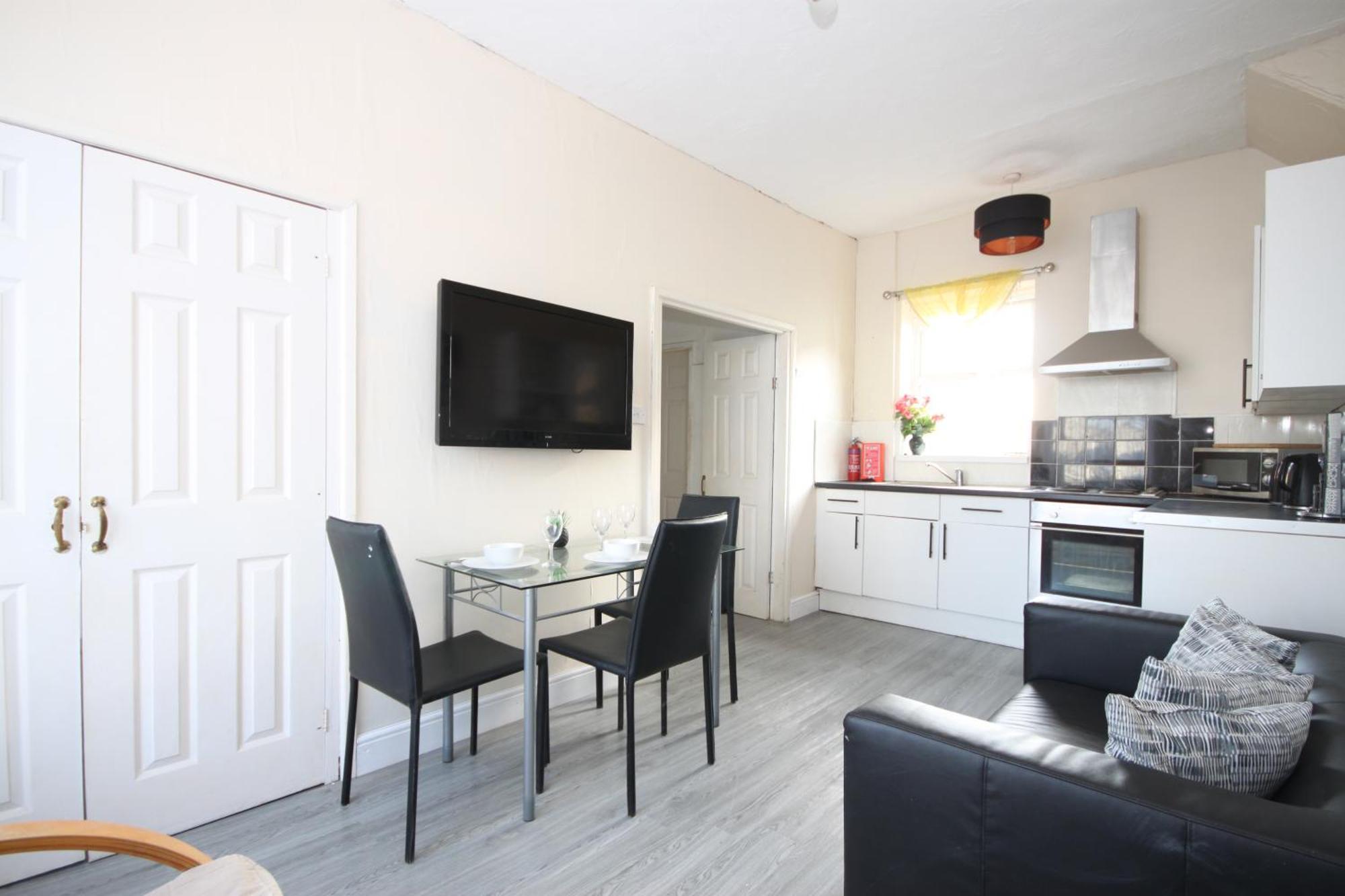 Barton Seaview, Self Catering Studio Apartments, Promenade & Central Beach Location, Families, Couples Or 23 Years Plus Only, Free Parking Blackpool Zewnętrze zdjęcie