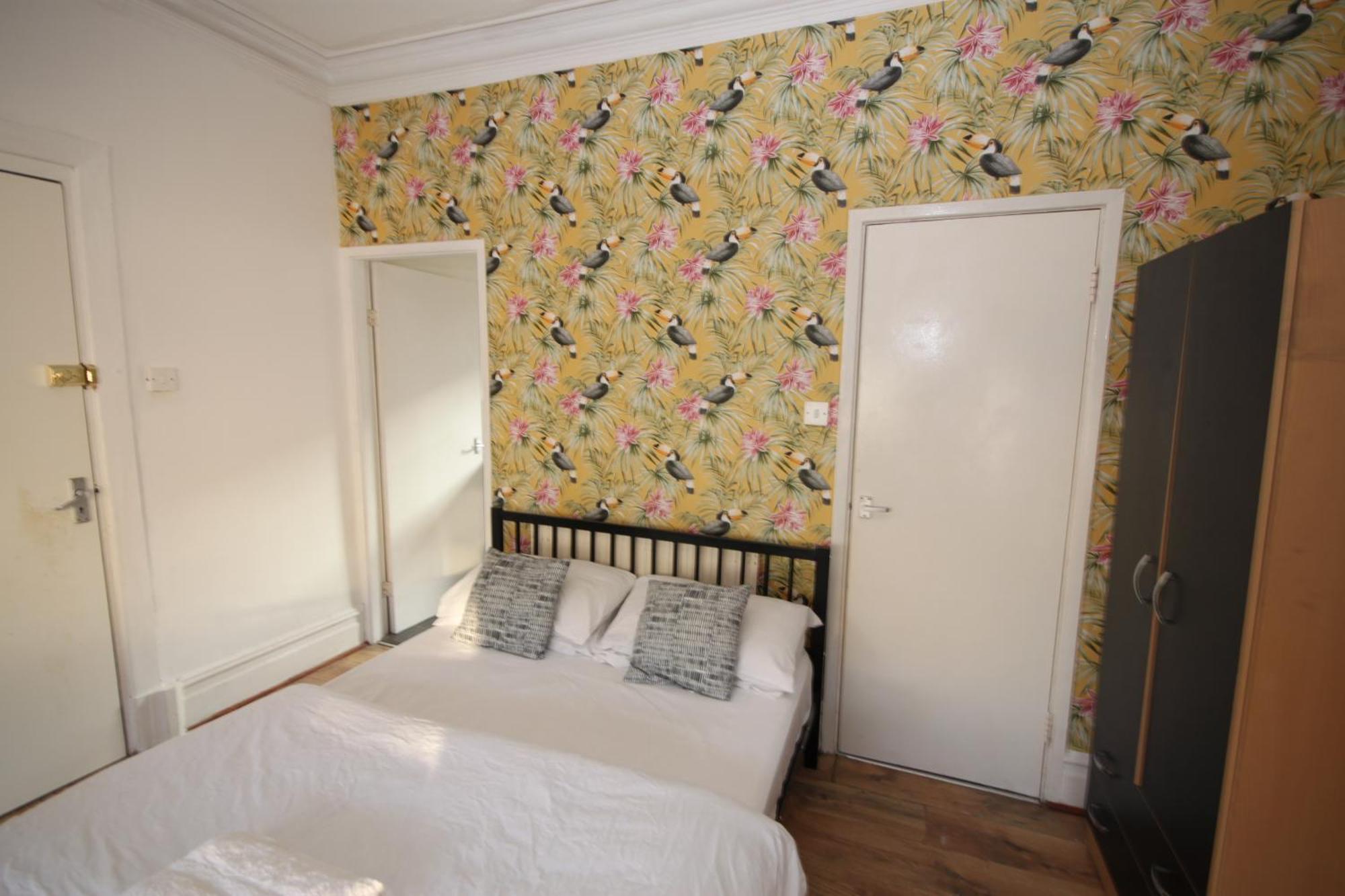 Barton Seaview, Self Catering Studio Apartments, Promenade & Central Beach Location, Families, Couples Or 23 Years Plus Only, Free Parking Blackpool Zewnętrze zdjęcie