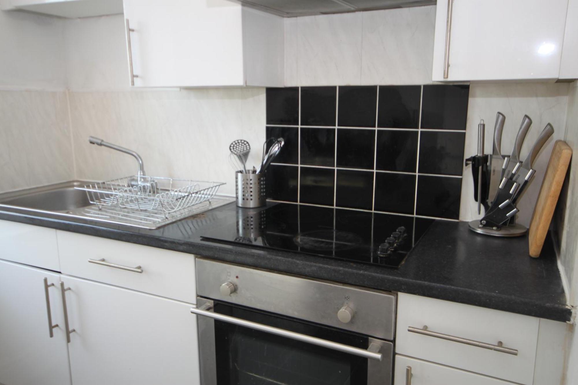 Barton Seaview, Self Catering Studio Apartments, Promenade & Central Beach Location, Families, Couples Or 23 Years Plus Only, Free Parking Blackpool Zewnętrze zdjęcie
