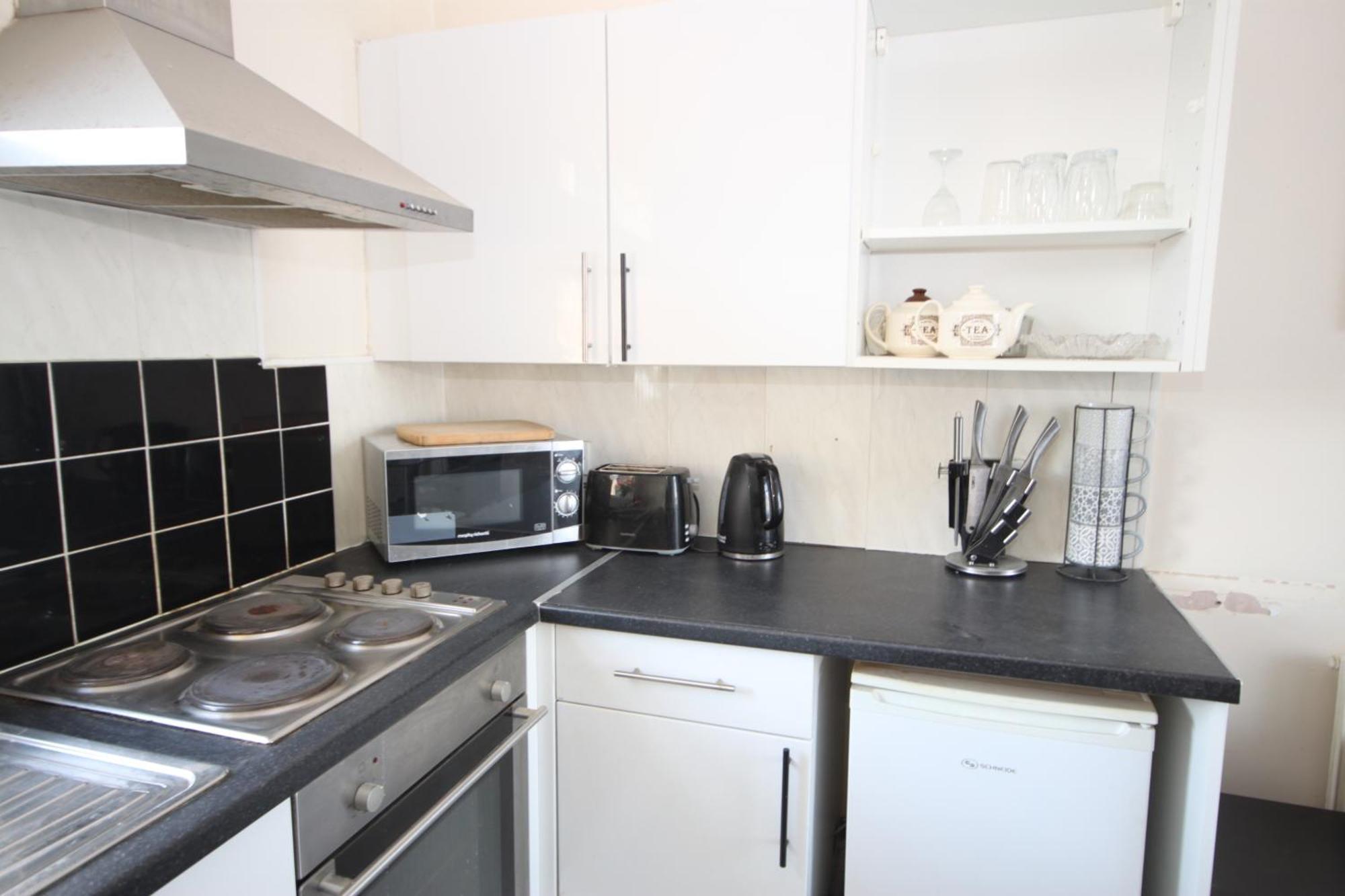 Barton Seaview, Self Catering Studio Apartments, Promenade & Central Beach Location, Families, Couples Or 23 Years Plus Only, Free Parking Blackpool Zewnętrze zdjęcie
